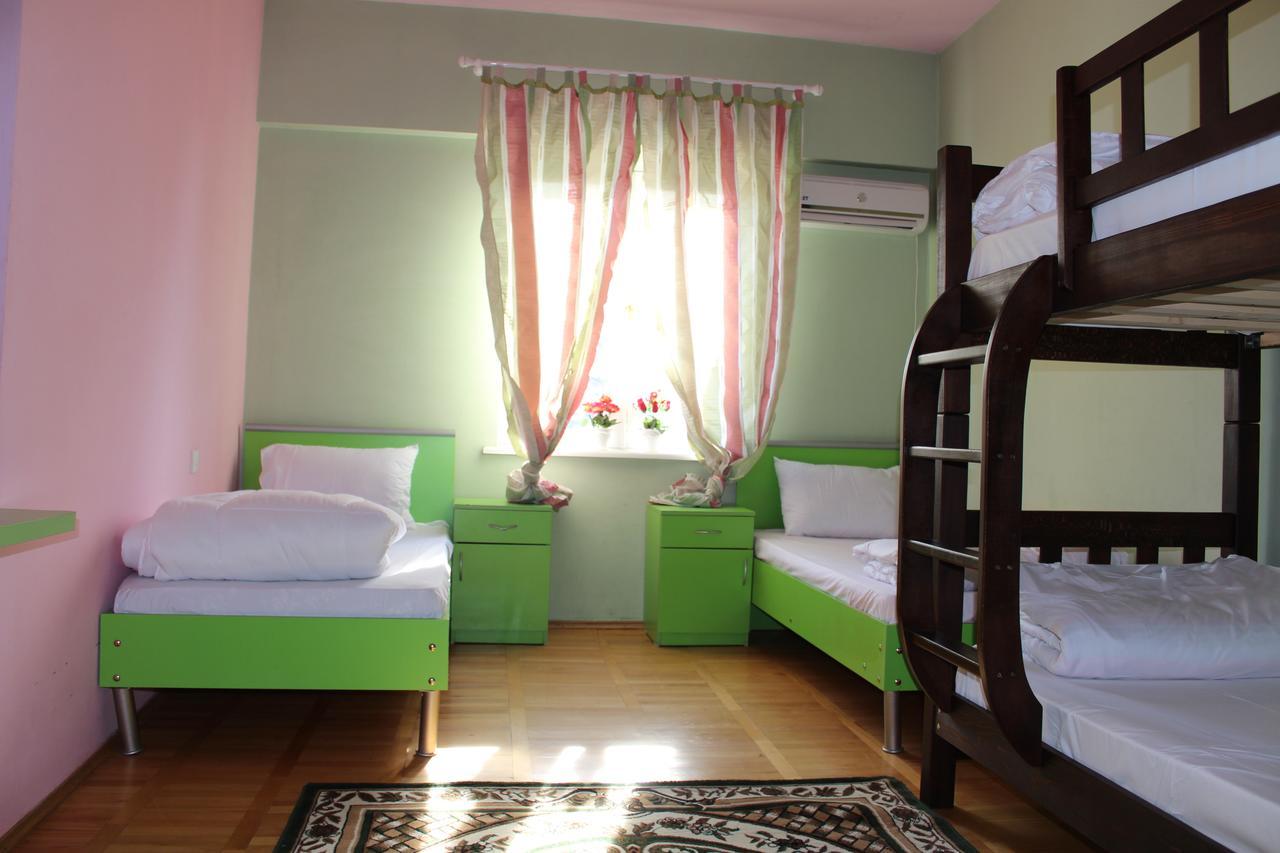 Herrmas Hostel Tbilisi Exterior foto