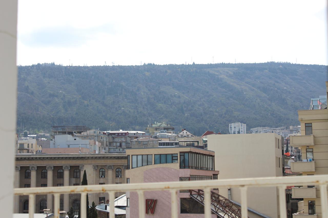 Herrmas Hostel Tbilisi Exterior foto